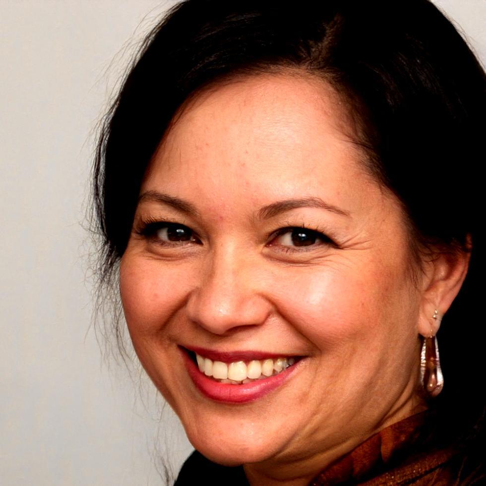 María Elena Rodríguez, Experta en Finanzas Personales